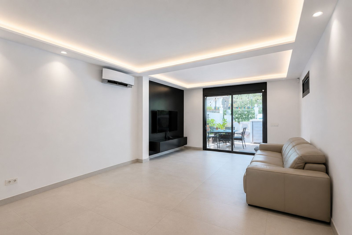 Semi Detached Villa for rent in Nueva Andalucia, Marbella