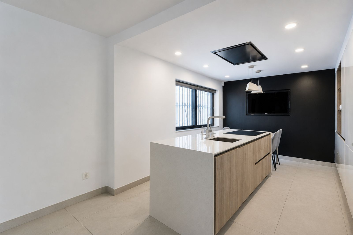 Semi Detached Villa for rent in Nueva Andalucia, Marbella