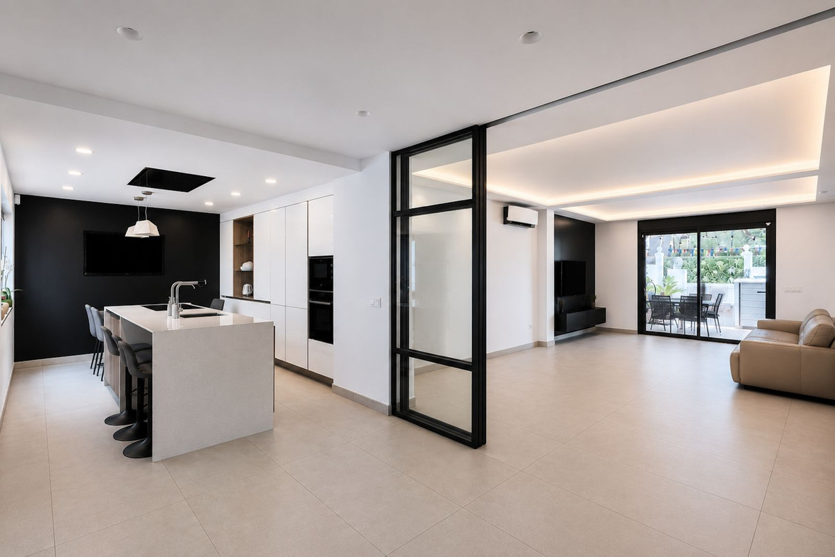 Semi Detached Villa for rent in Nueva Andalucia, Marbella