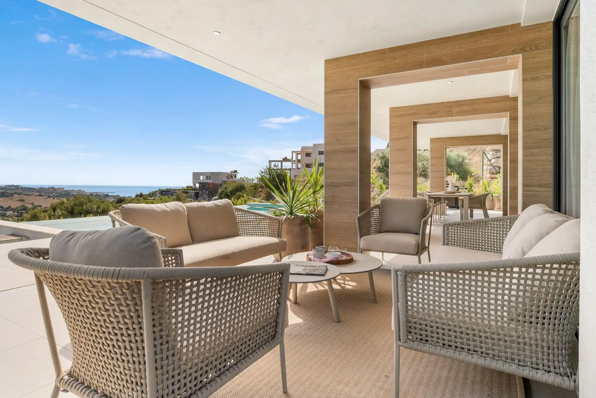 Villa for rent in Estepona