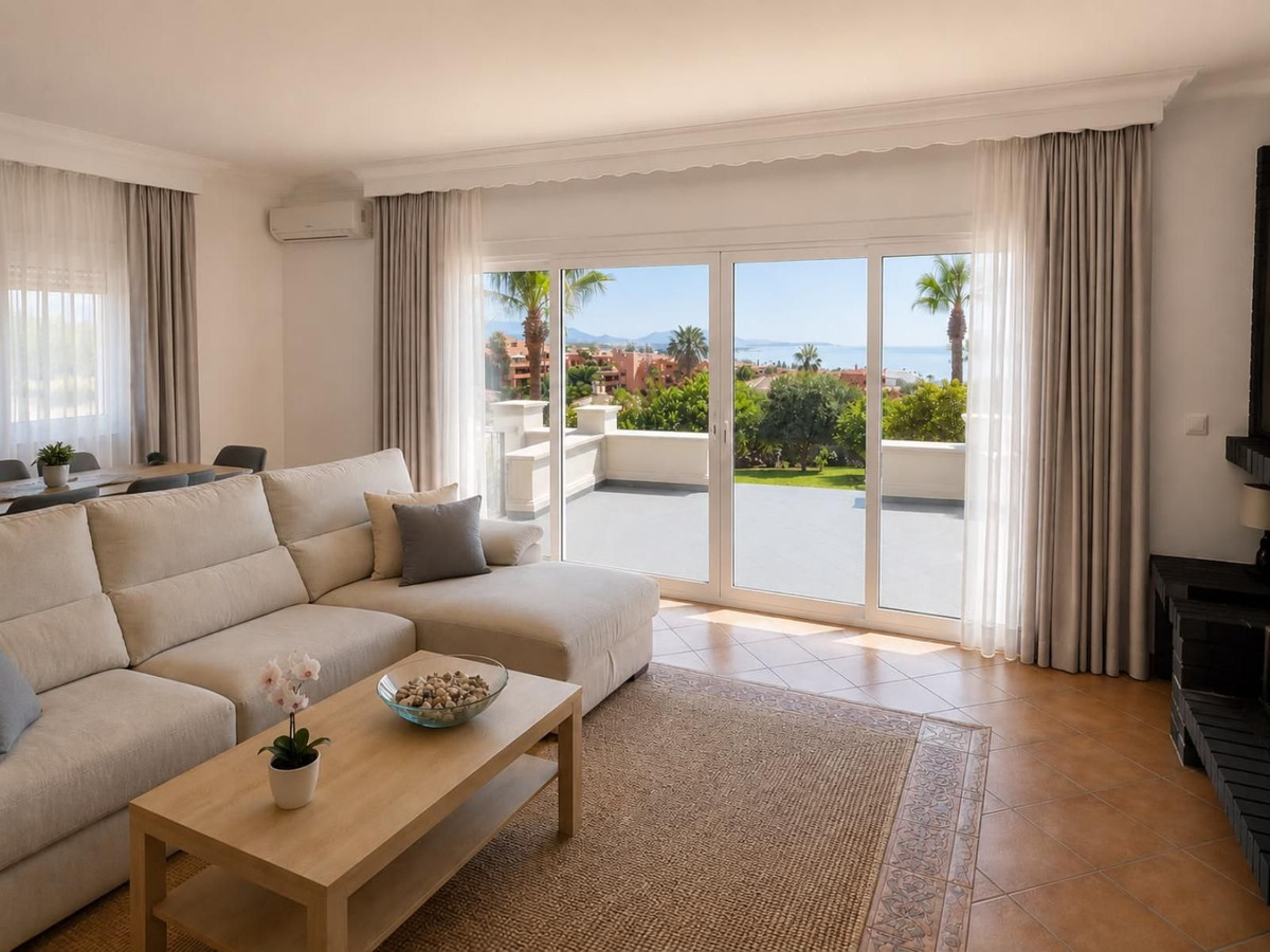 Villa for long term rent in Estepona