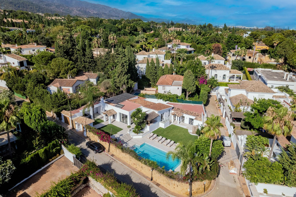 Villa for short term rent in Nagüeles, Marbella Golden Mile