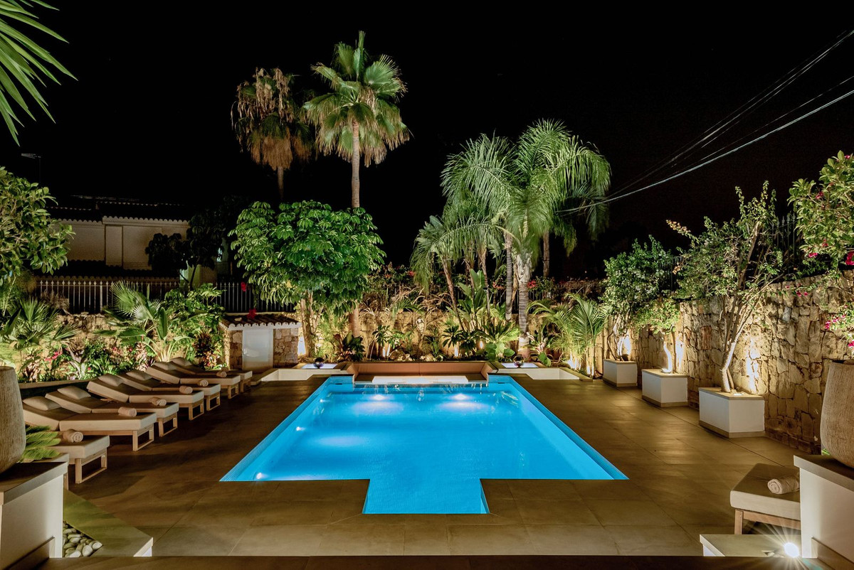 Villa for short term rent in Nagüeles, Marbella Golden Mile