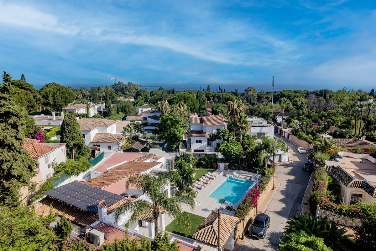 Villa for short term rent in Nagüeles, Marbella Golden Mile