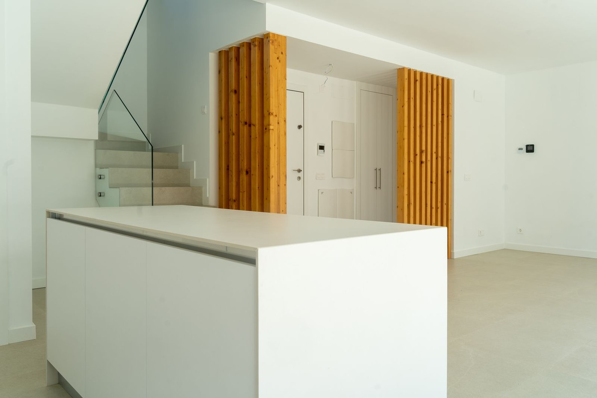 Semi Detached Villa for long term rent in Atalaya, Estepona East
