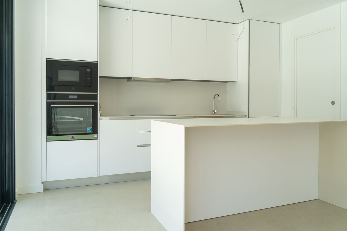 Semi Detached Villa for long term rent in Atalaya, Estepona East