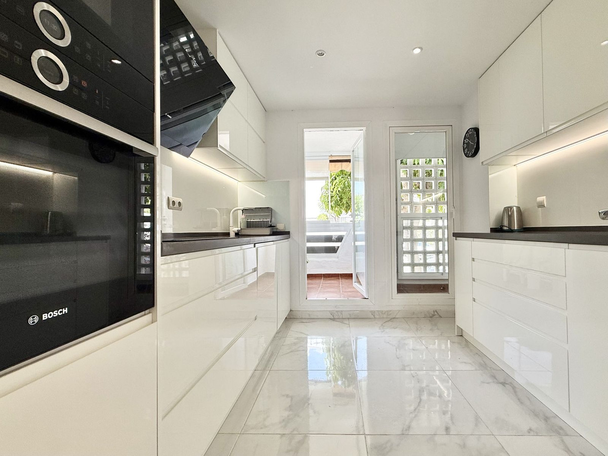 Ground Floor Apartment for long term rent in Selwo, Estepona East