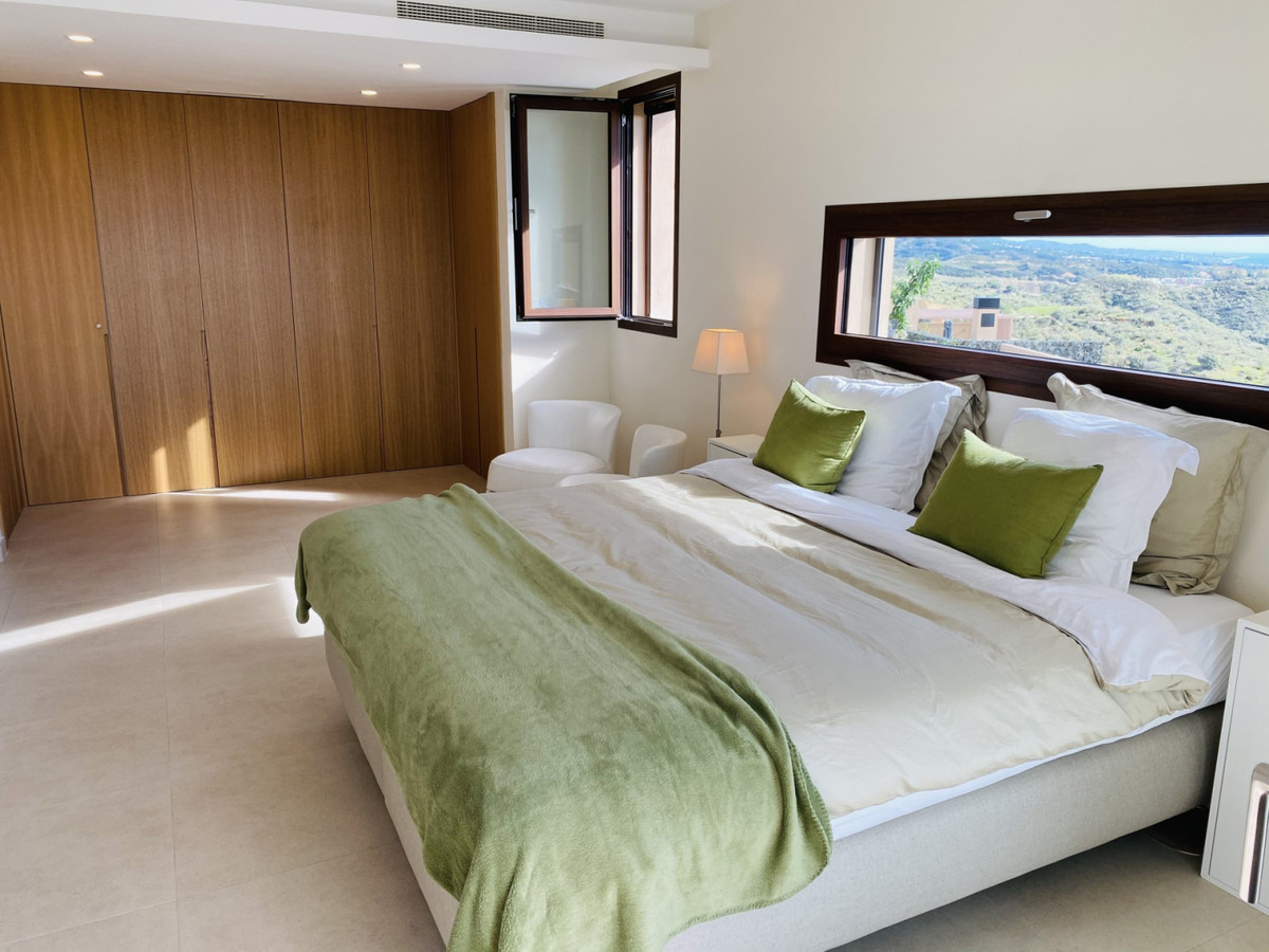 Apartment for rent in Benahavis