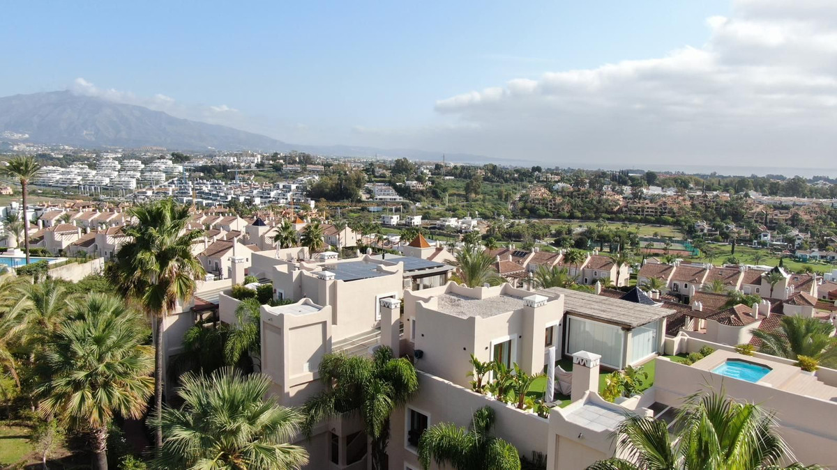 Apartment for short term rent in Paraiso Alto, Benahavis