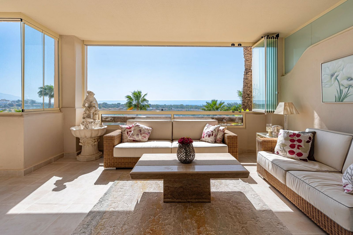 Apartment for short term rent in Paraiso Alto, Benahavis