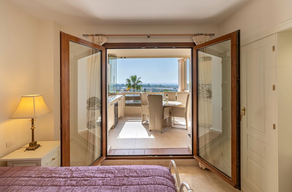 Apartment for short term rent in Paraiso Alto, Benahavis