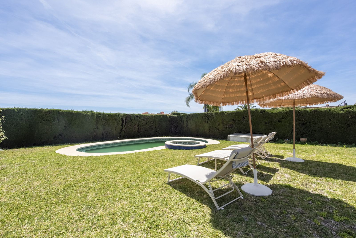 Villa for rent in Atalaya, Estepona East
