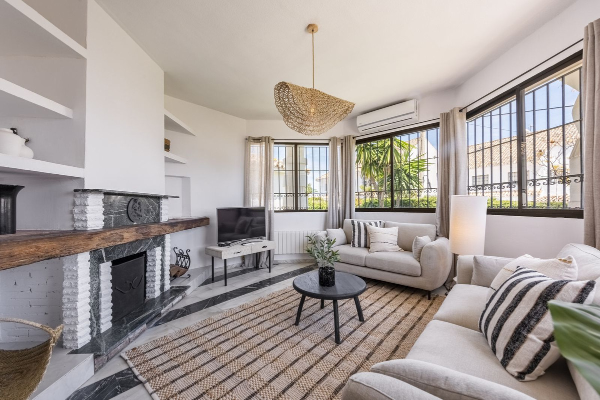 Villa for rent in Atalaya, Estepona East