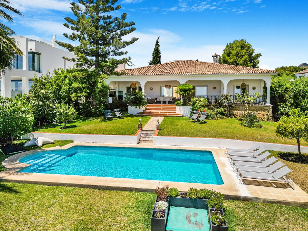 Villa for rent in Paraiso Alto, Benahavis