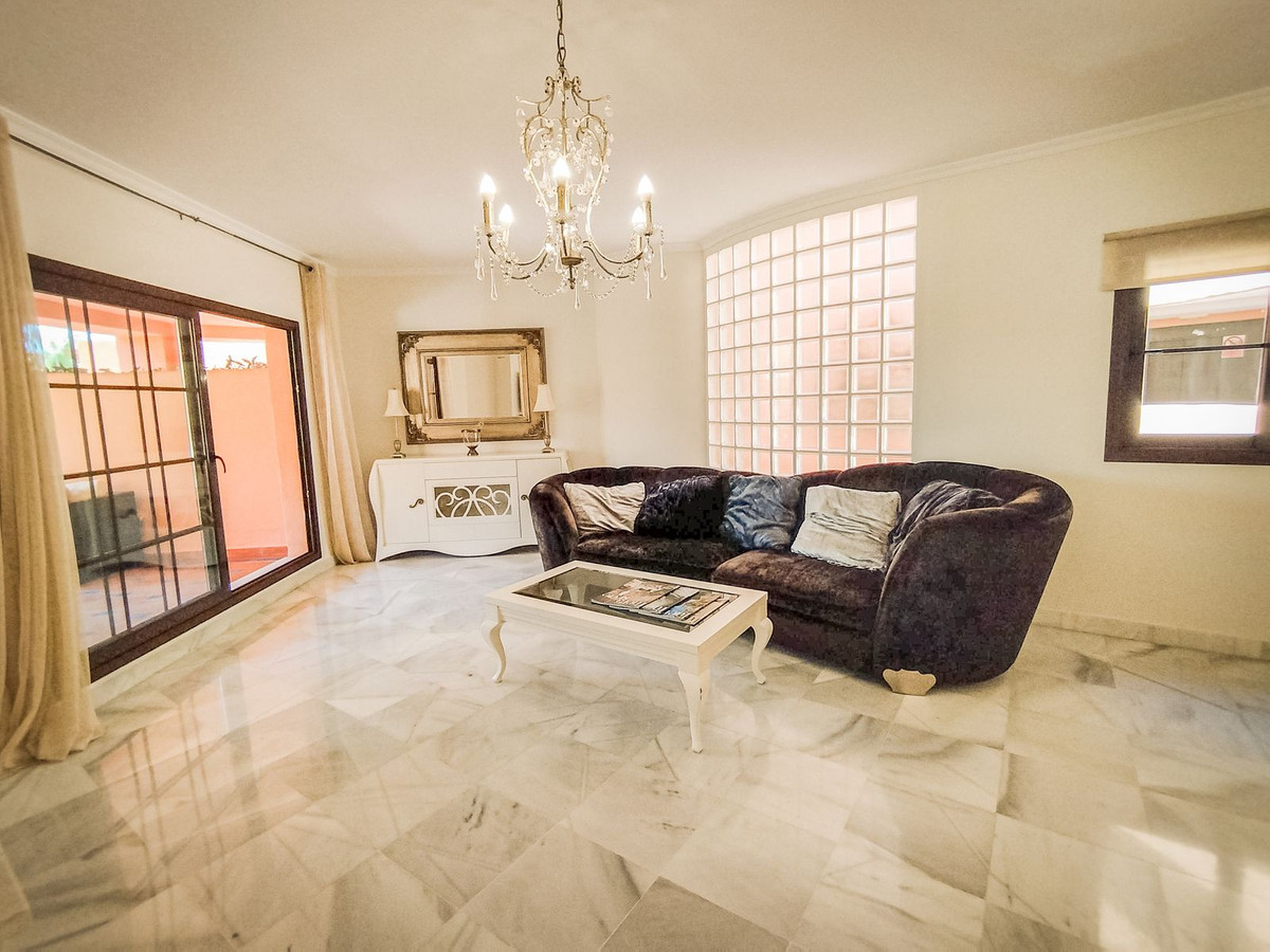 Apartment for rent in Hacienda del Sol, Estepona East
