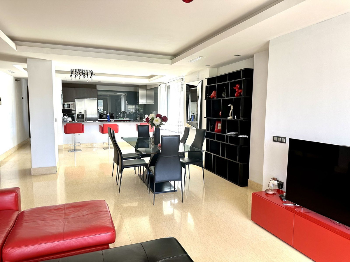 Apartment for rent in Benahavis