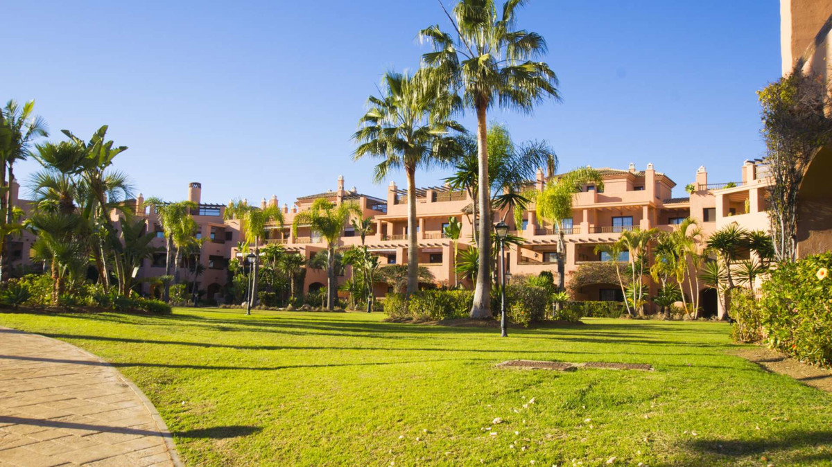 Penthouse for rent in Estepona East