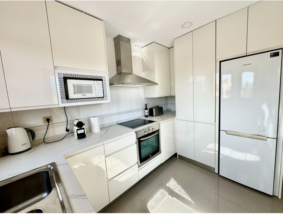 Penthouse for rent in Estepona East