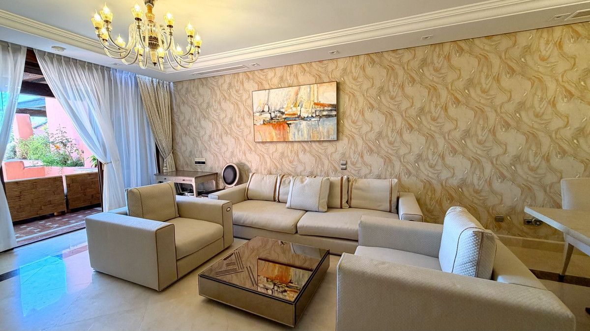 Apartamento en alquiler en Estepona