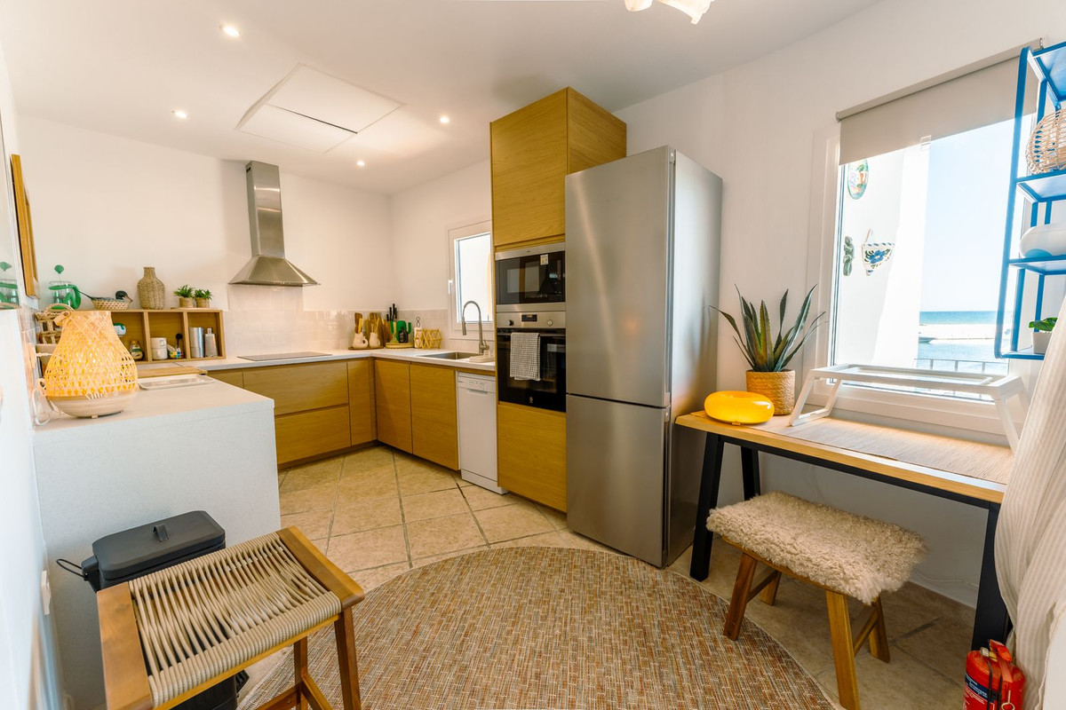 Town House for rent in Cabopino, Marbella East