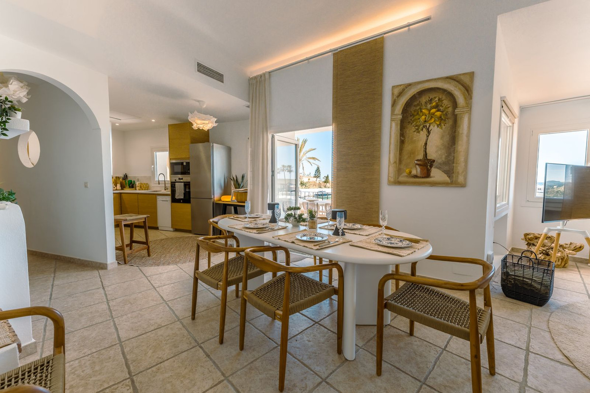 Town House for rent in Cabopino, Marbella East