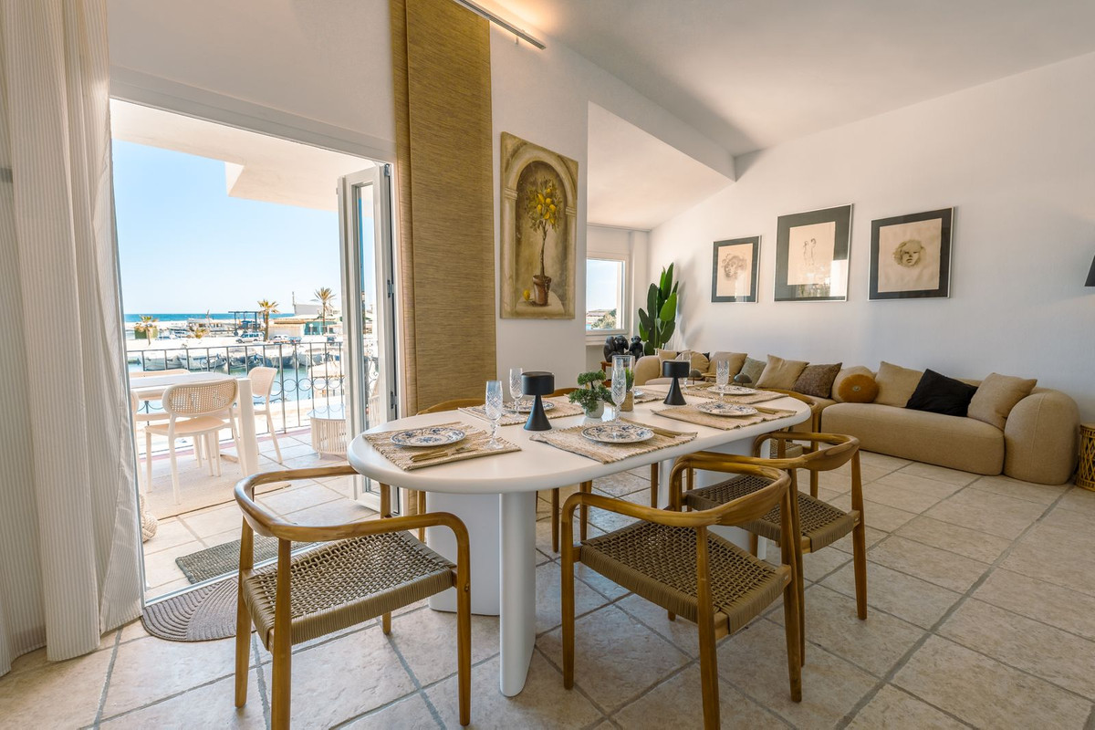 Town House for rent in Cabopino, Marbella East