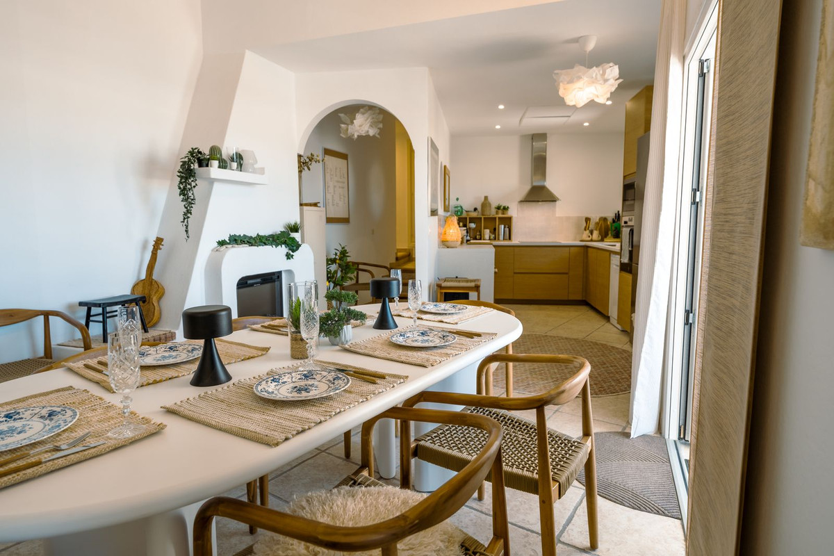 Town House for rent in Cabopino, Marbella East