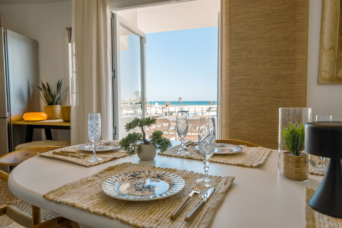 Town House for rent in Cabopino, Marbella East