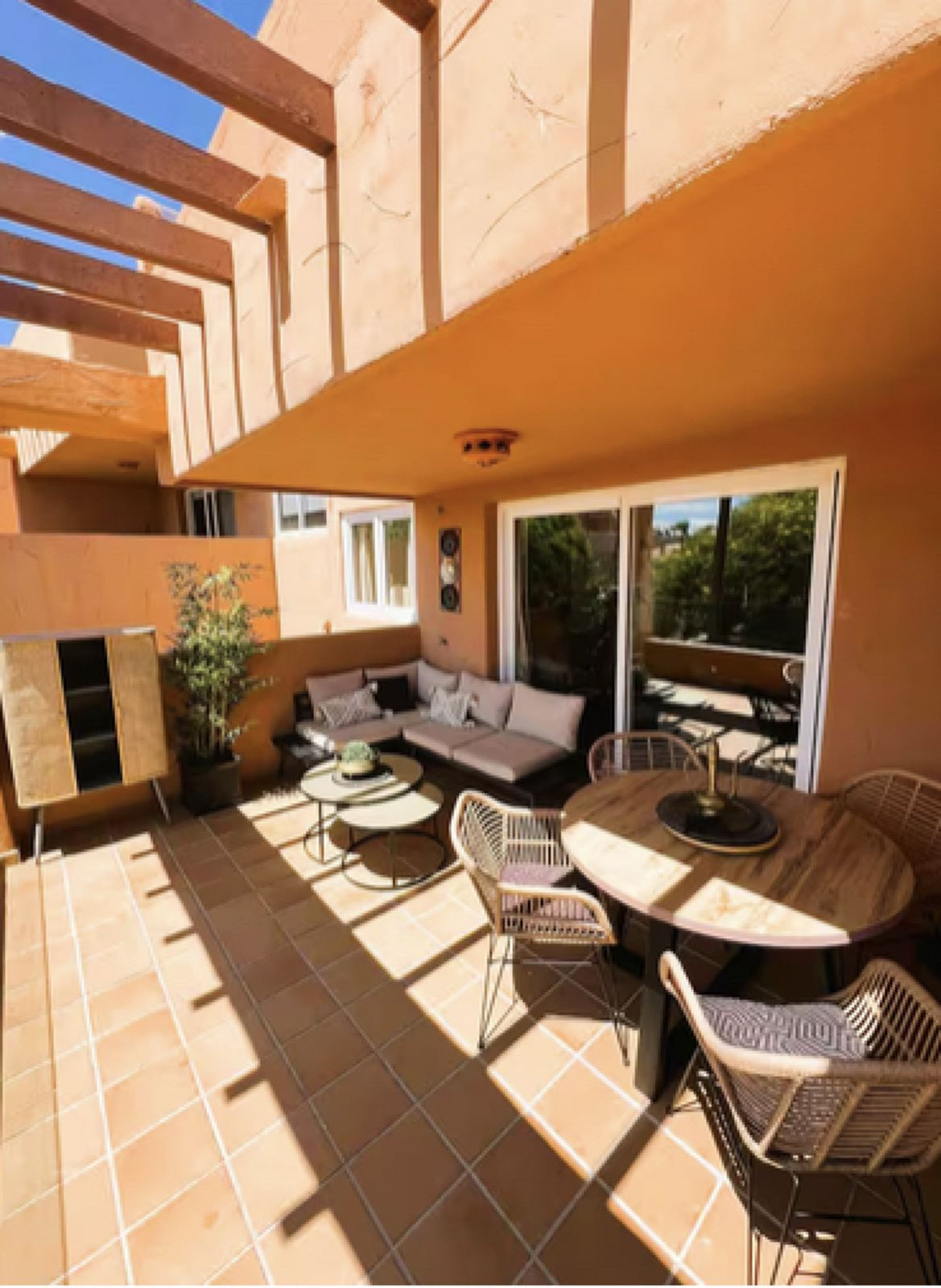 Apartment for rent in Elviria, Marbella East