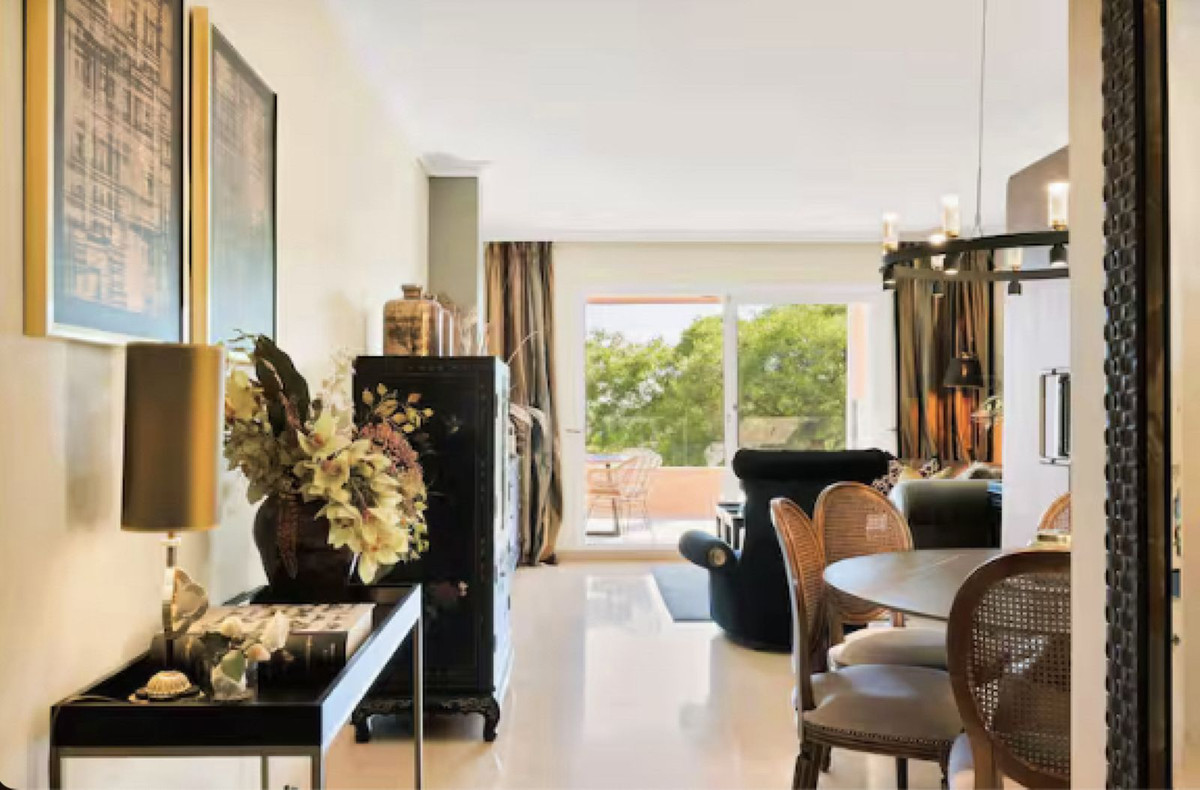 Apartment for rent in Elviria, Marbella East