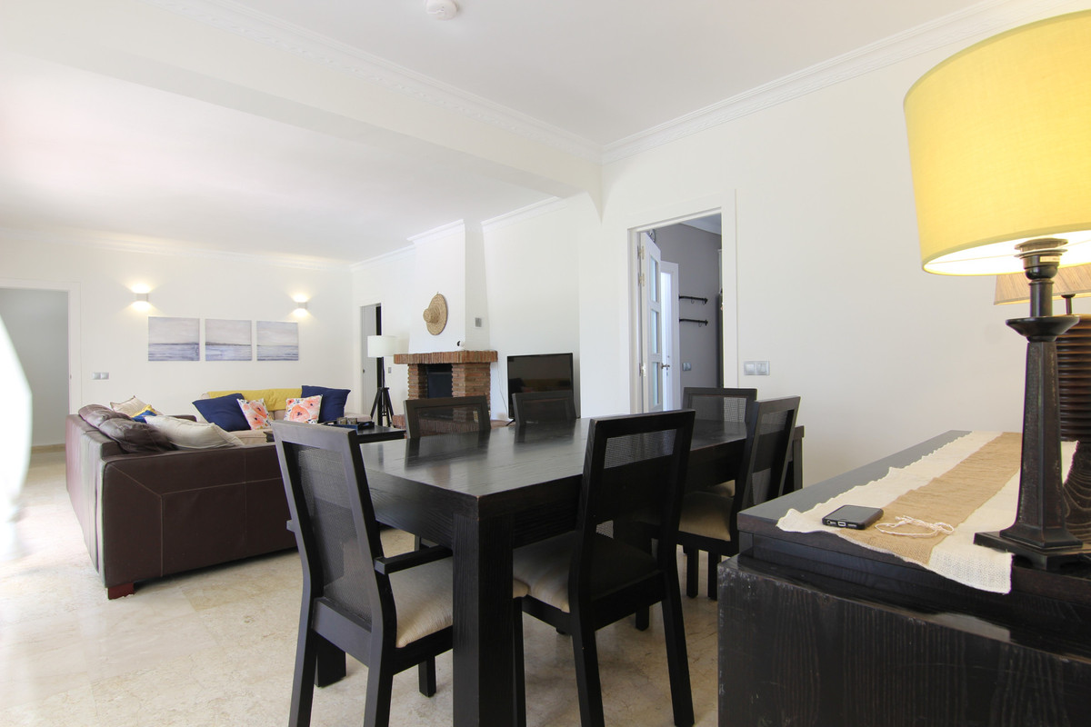 Villa for short term rent in Estepona