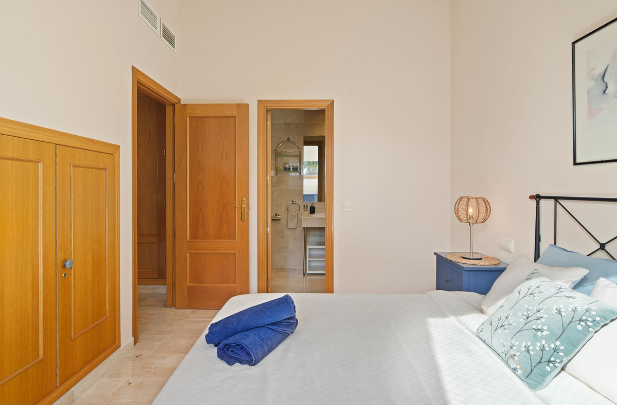 Penthouse for short term rent in El Rosario, Marbella East