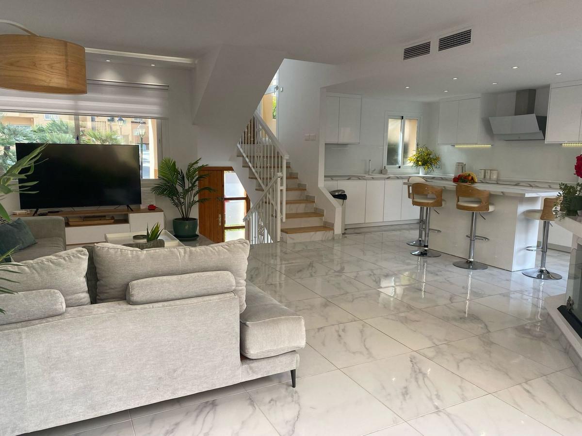 Town House for rent in Marbella