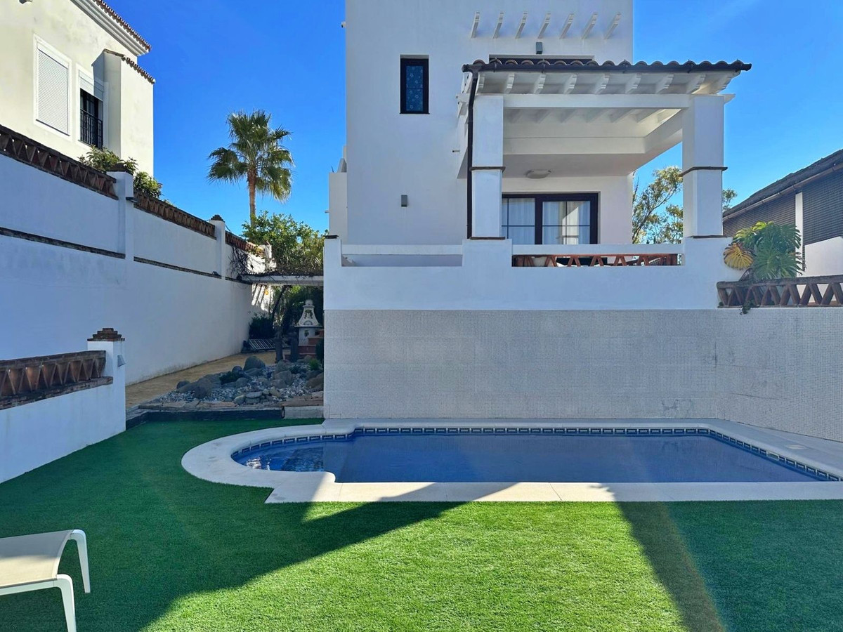 Villa for long term rent in Selwo, Estepona East