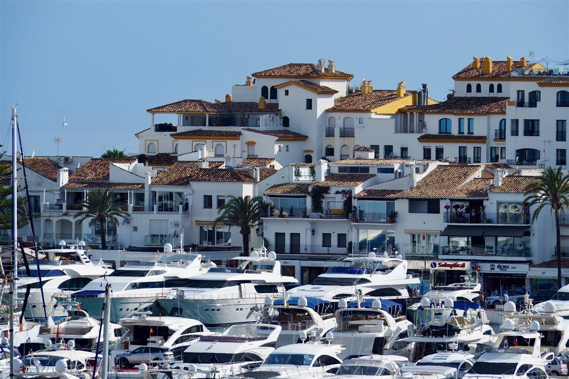 Apartment for rent in Marbella - Puerto Banus