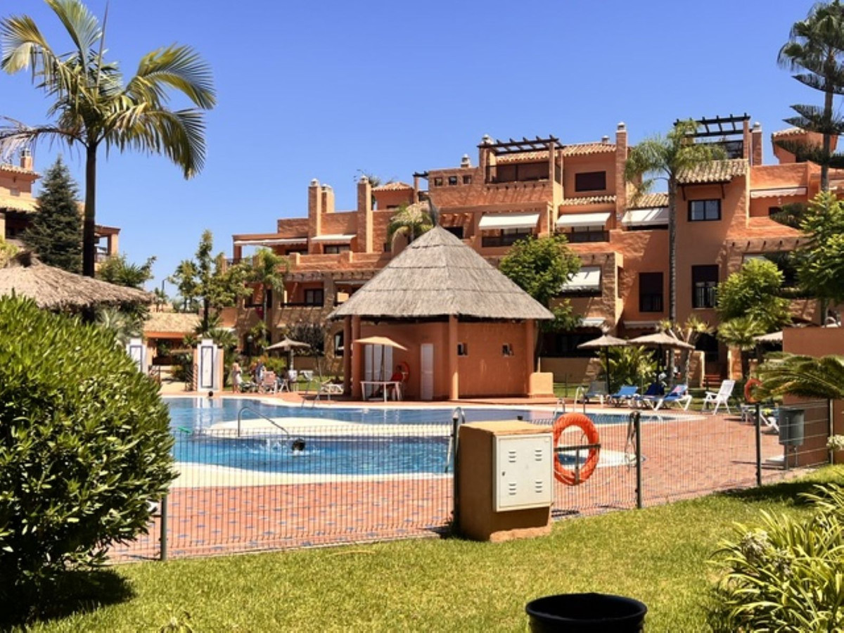 Ground Floor Apartment for long term rent in Hacienda del Sol, Estepona East