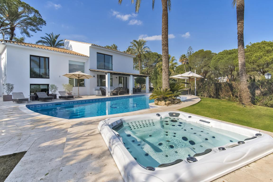 Villa for rent in Nueva Andalucia, Marbella