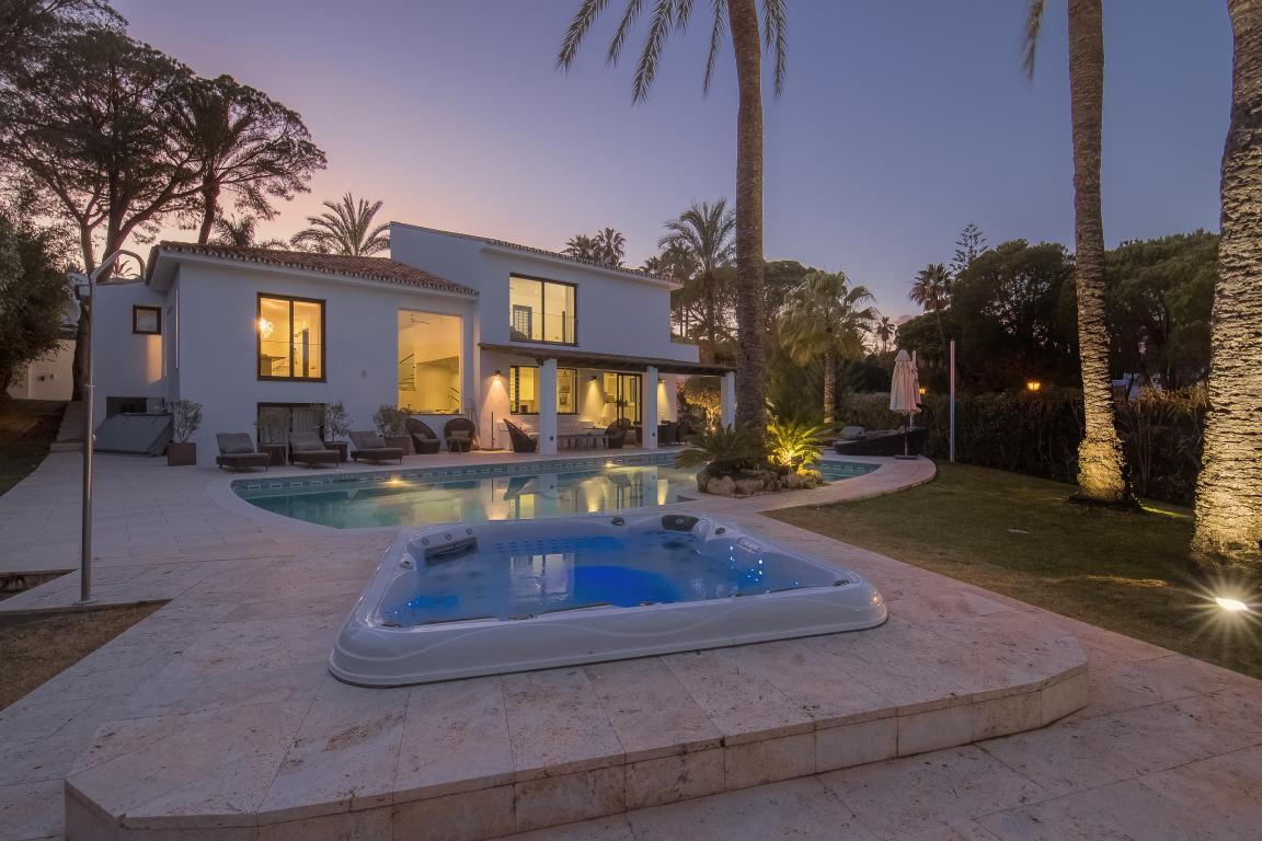 Villa for rent in Nueva Andalucia, Marbella