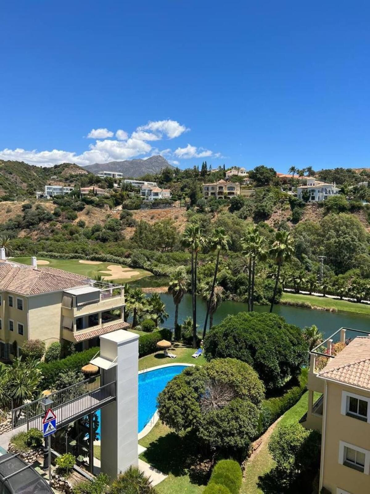 Penthouse for rent in La Quinta, Benahavis
