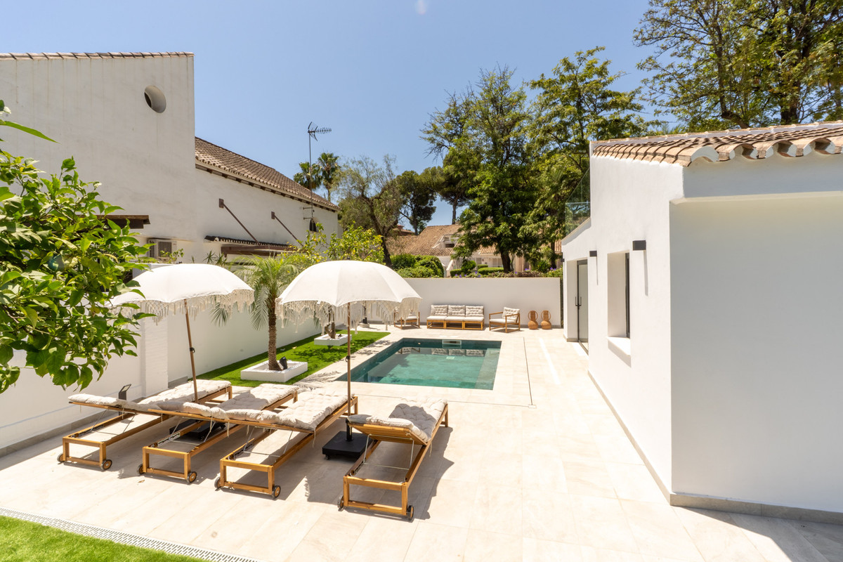 Villa for short term rent in Nueva Andalucia, Marbella