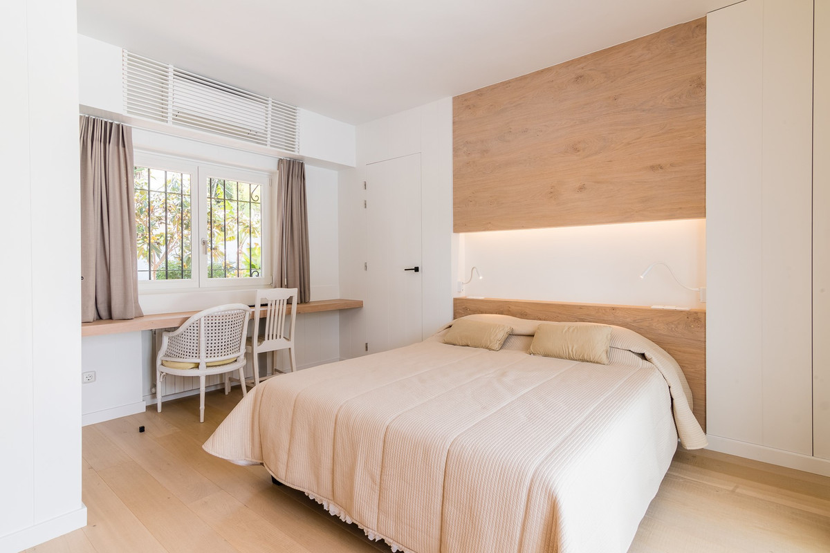 Villa for rent in Las Brisas, Nueva Andalucia