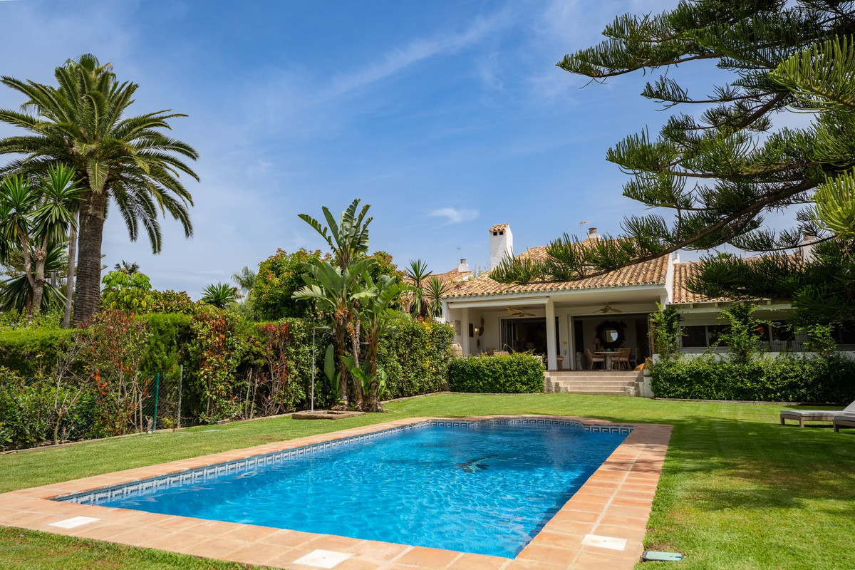 Villa for long term rent in Guadalmina Baja, San Pedro de Alcantara