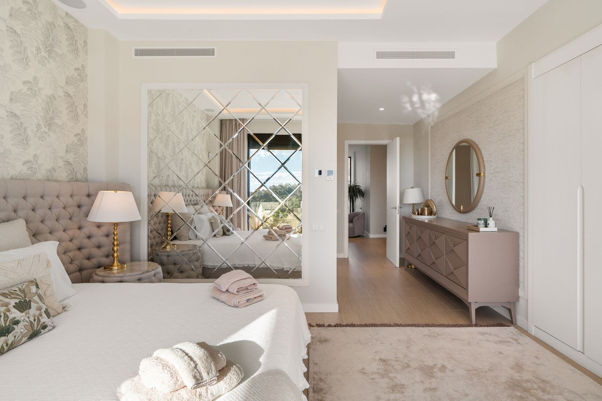 Villa for rent in Santa Clara, Marbella East