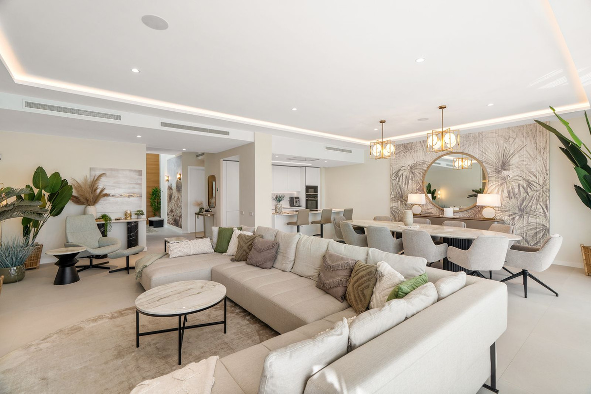 Villa for rent in Santa Clara, Marbella East