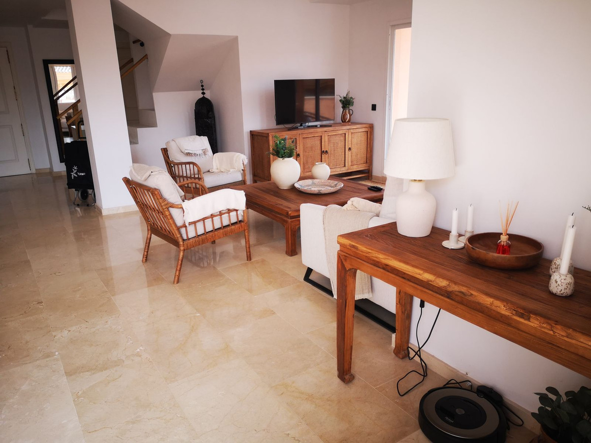 Apartment for short term rent in Elviria, Marbella East