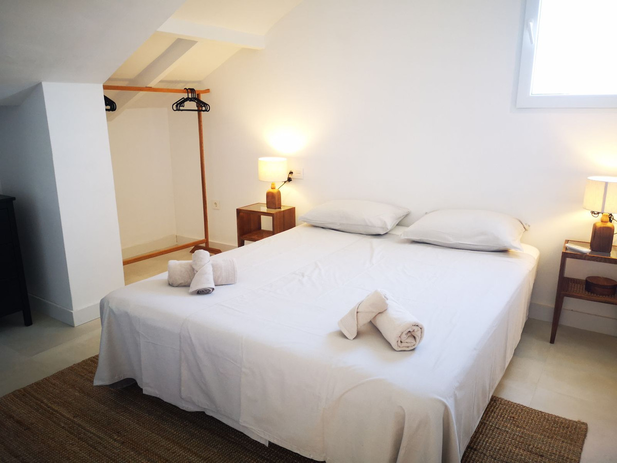 Apartment for short term rent in Elviria, Marbella East