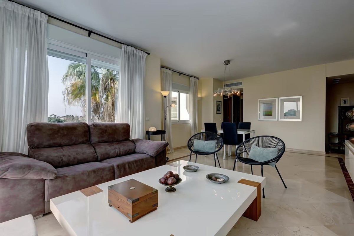 Apartment for rent in Costalita, Estepona East