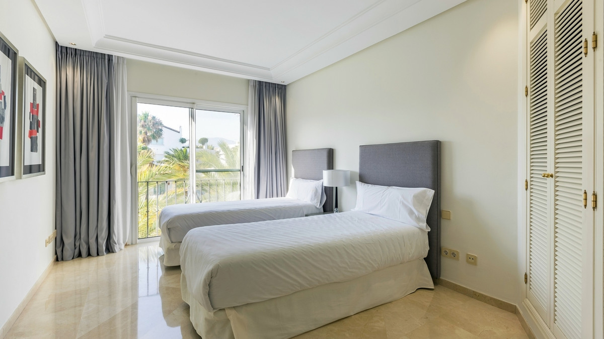 Apartment for rent in Marbella - Puerto Banus