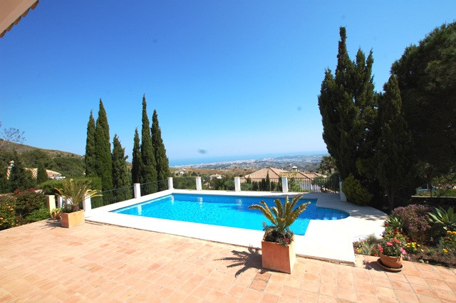 Villa for short term rent in Valtocado, Mijas