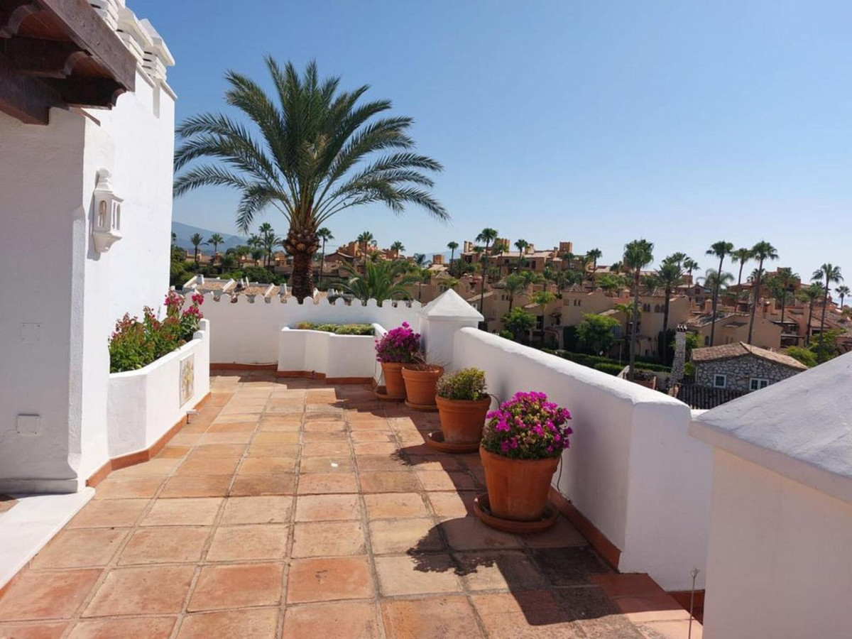 Penthouse for short term rent in Estepona
